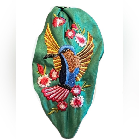 NWT ⚜️💚⚜️Piper K Embroidered Hummingbird Wired Bow Headband - Picture 3 of 16